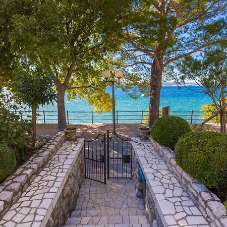 In 39329 * Crikvenica