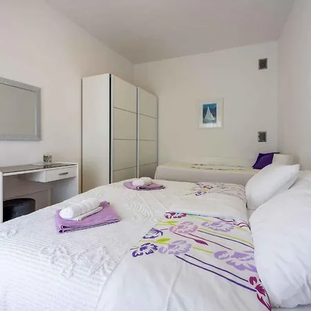 Apartment In 39329